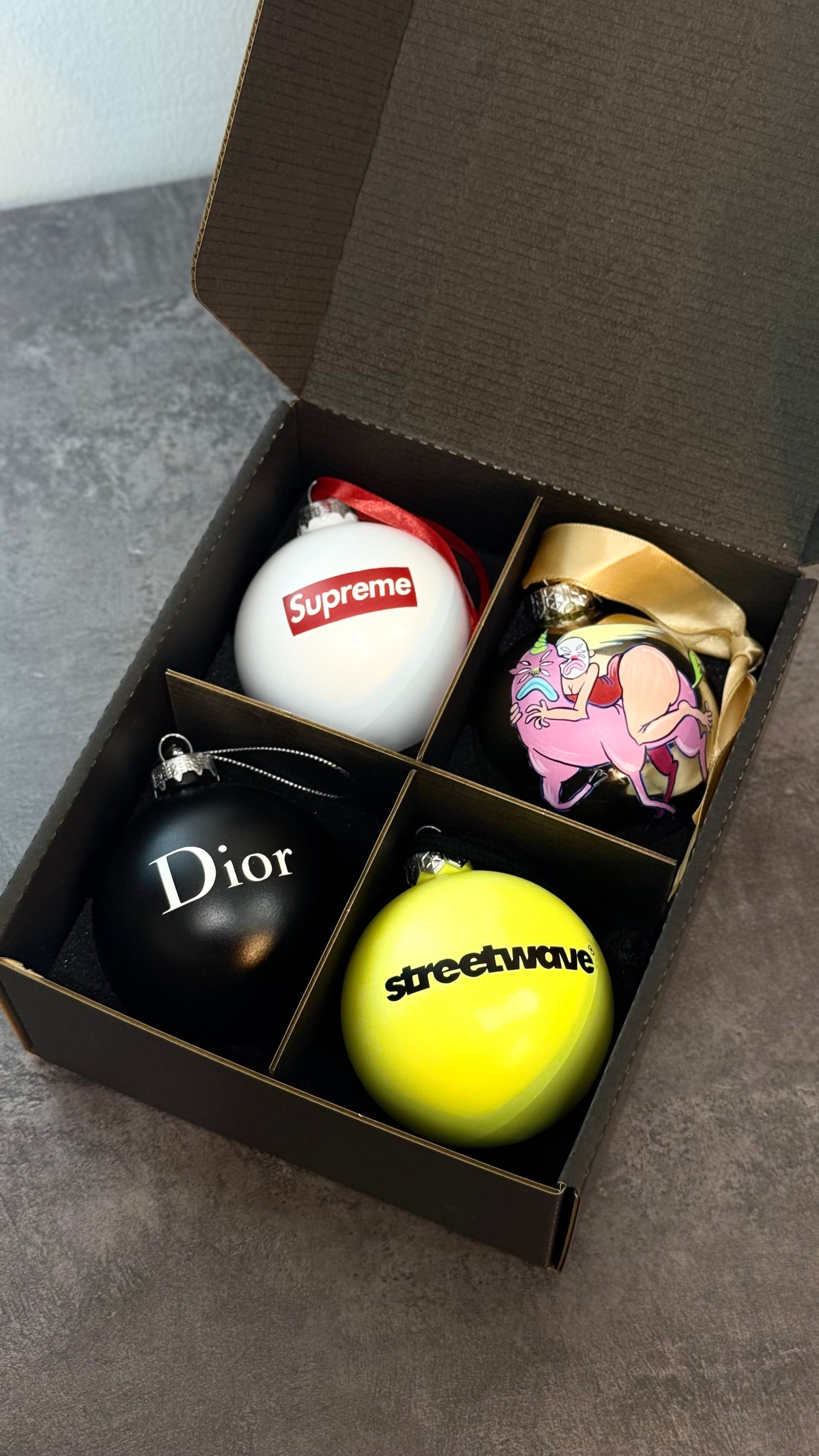 Новогодние ёлочные шары - 5