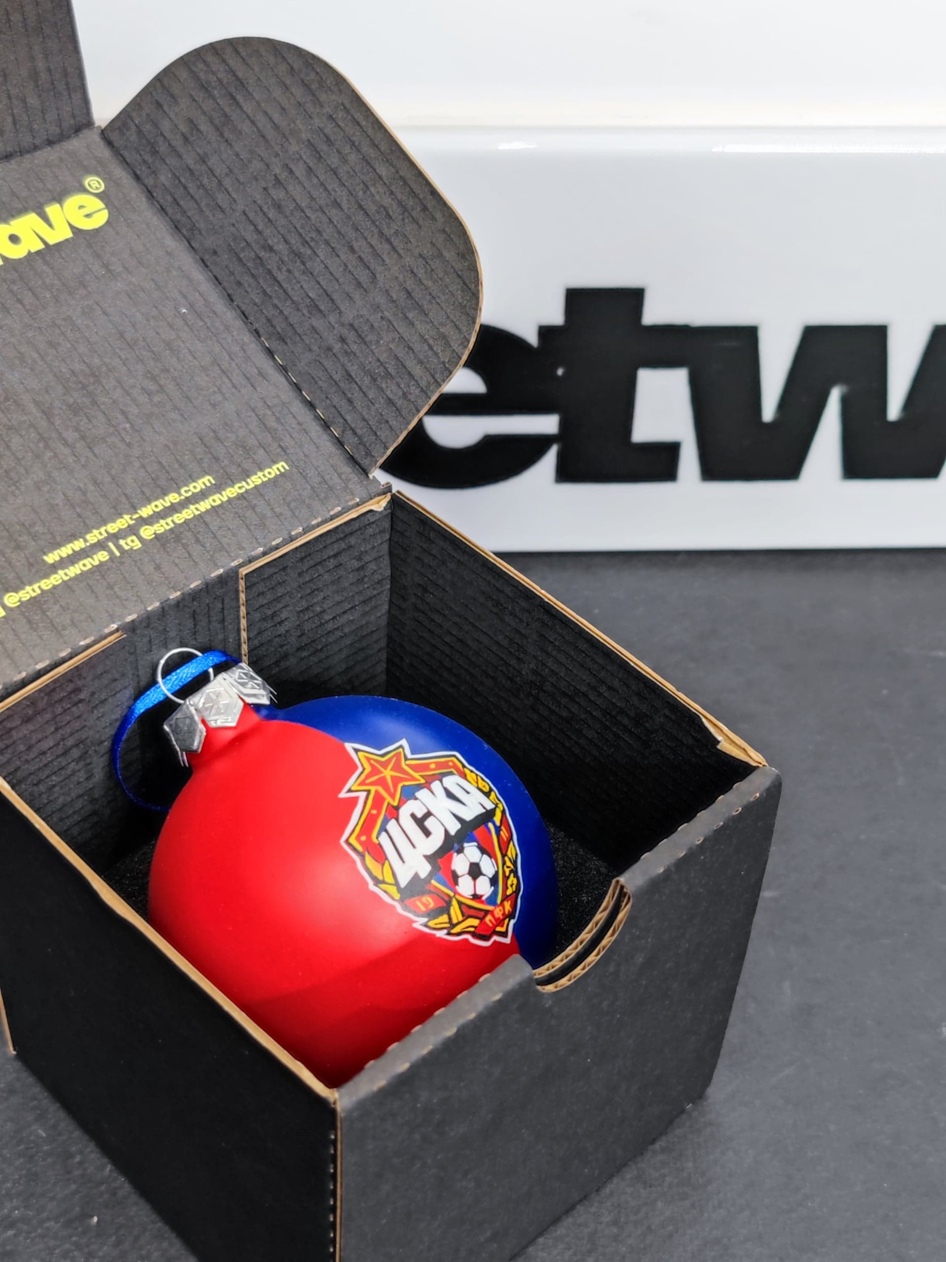 Новогодние ёлочные шары - 9