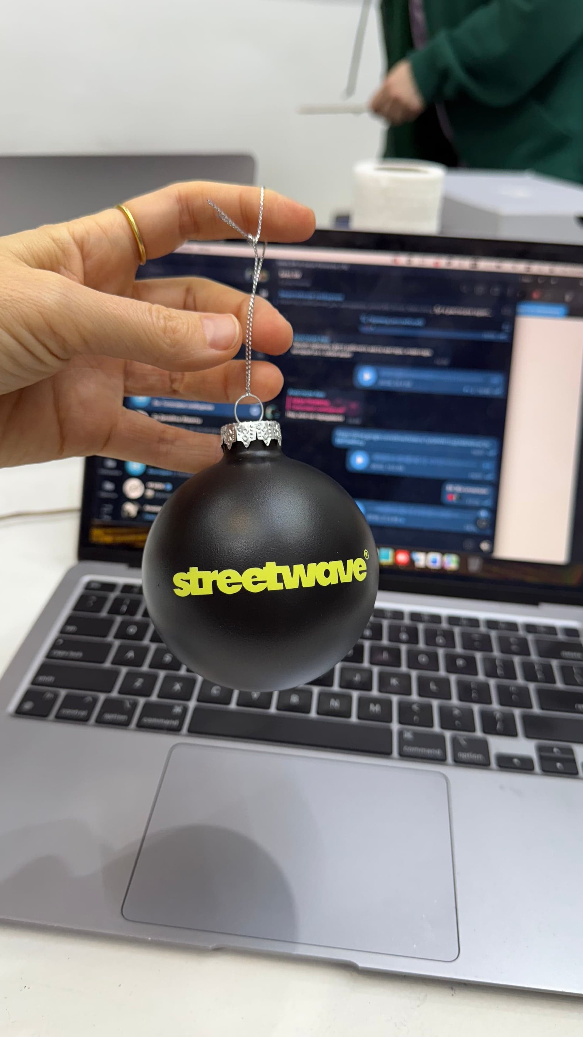 Новогодние ёлочные шары - 19