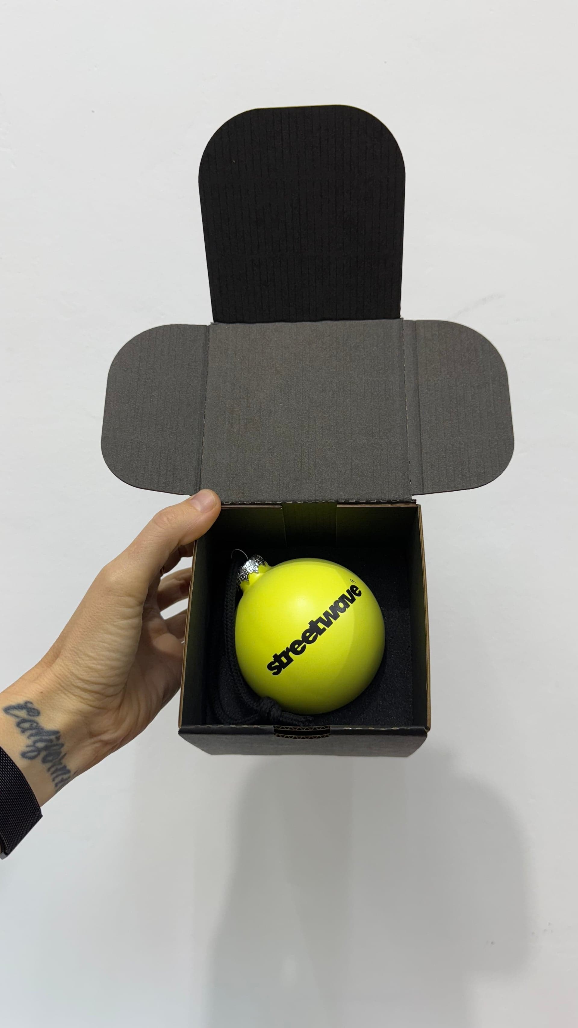 Новогодние ёлочные шары - 27