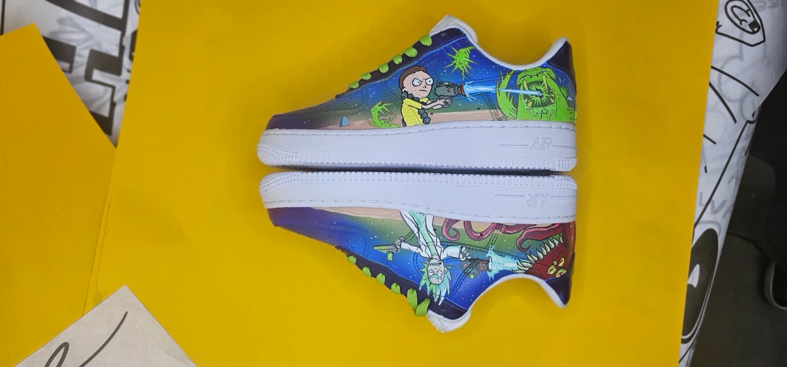Кастомные кроссовки Nike Air Force 1 с ручной росписью Рик и Морти