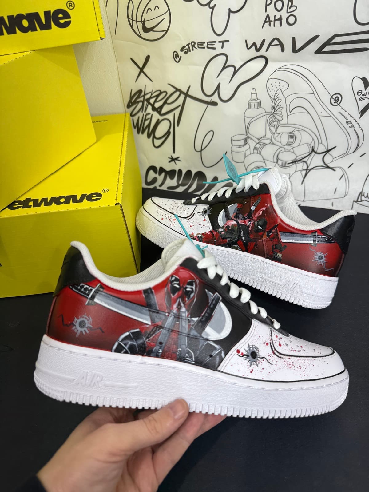 Кастомные кроссовки Nike Air Force 1 с росписью Дэдпул