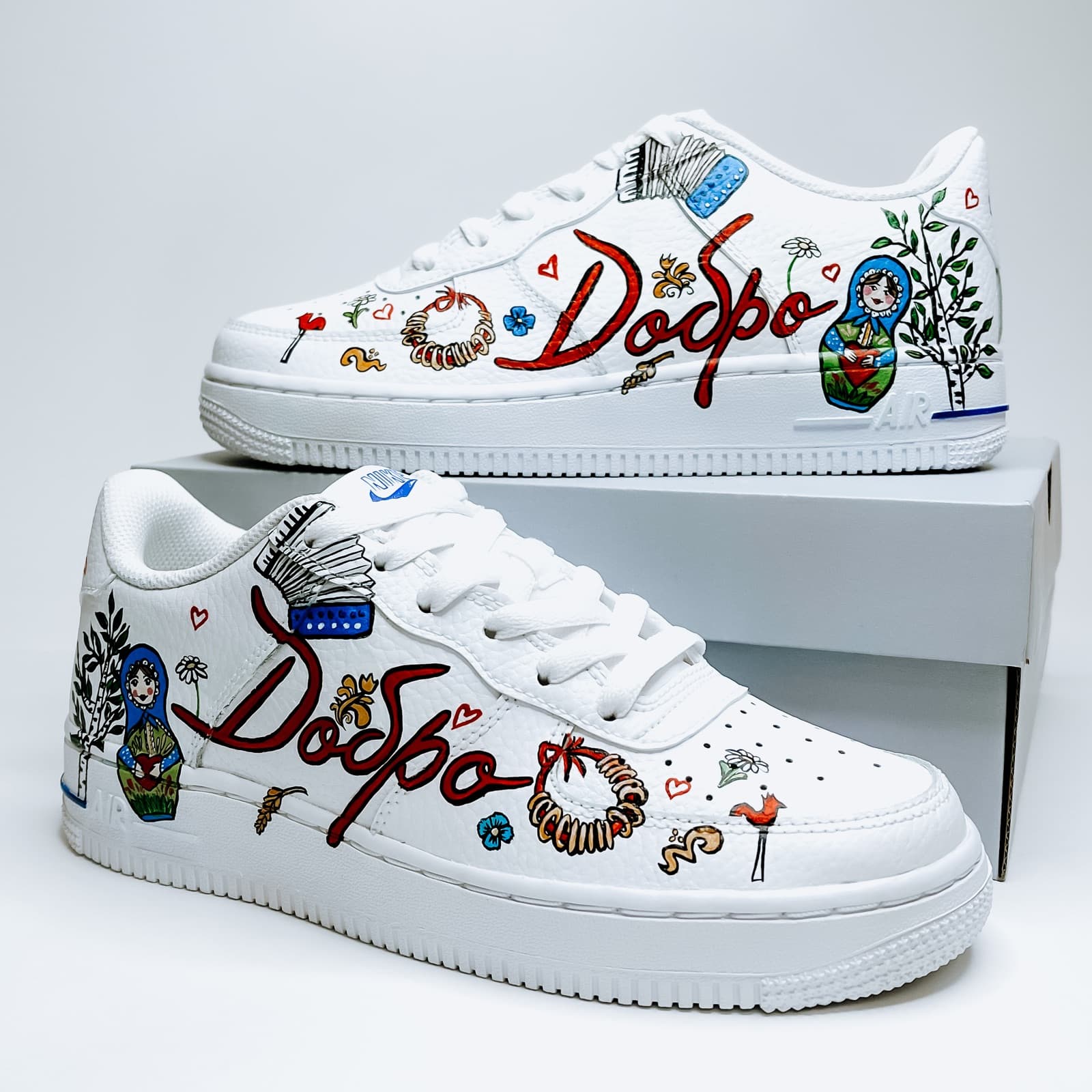 Кастомные кроссовки Nike Air Force 1 с росписью Добро и русскими мотивами