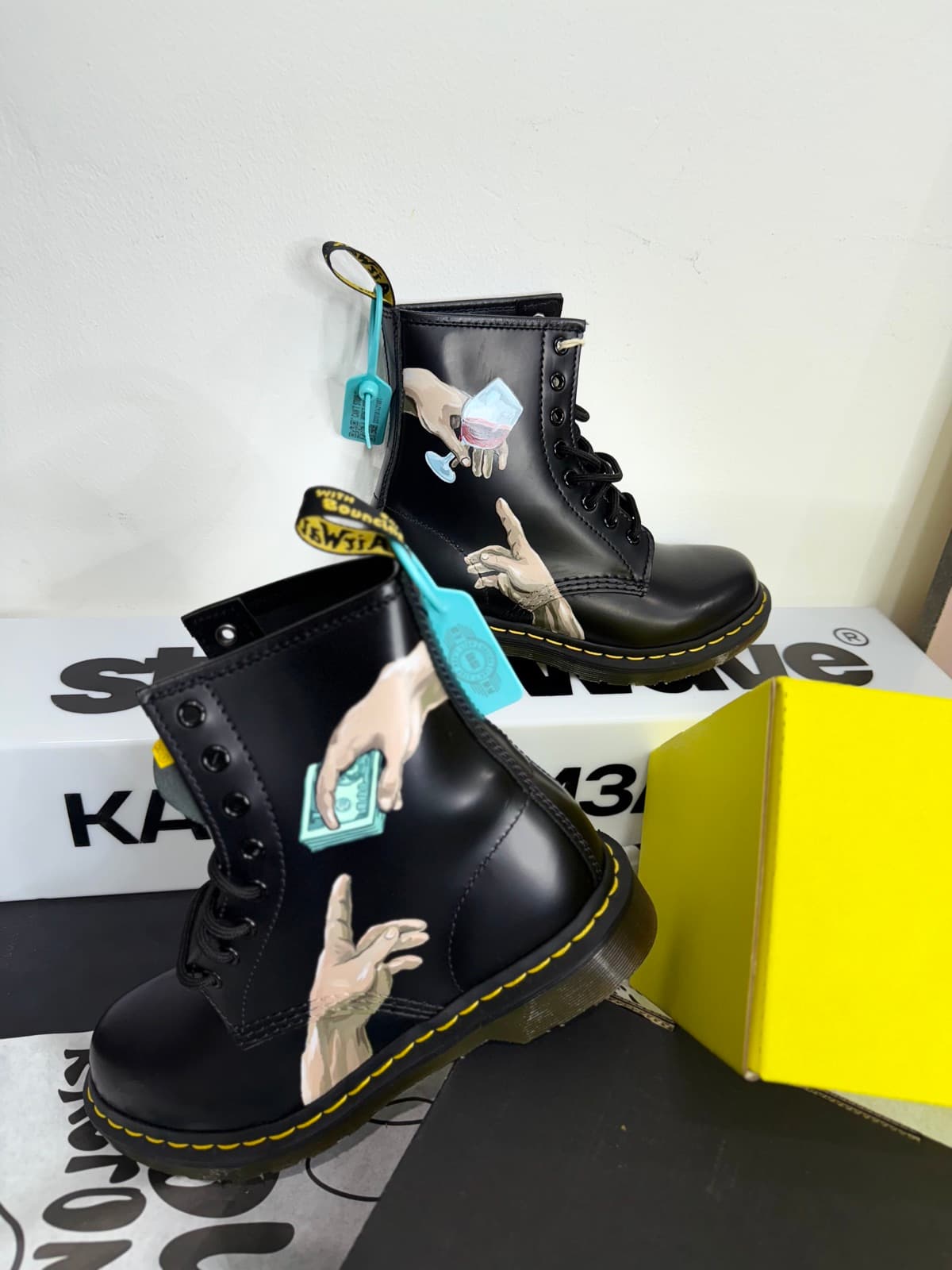 Кастомные ботинки Dr. Martens 1460 с росписью Микеланджело