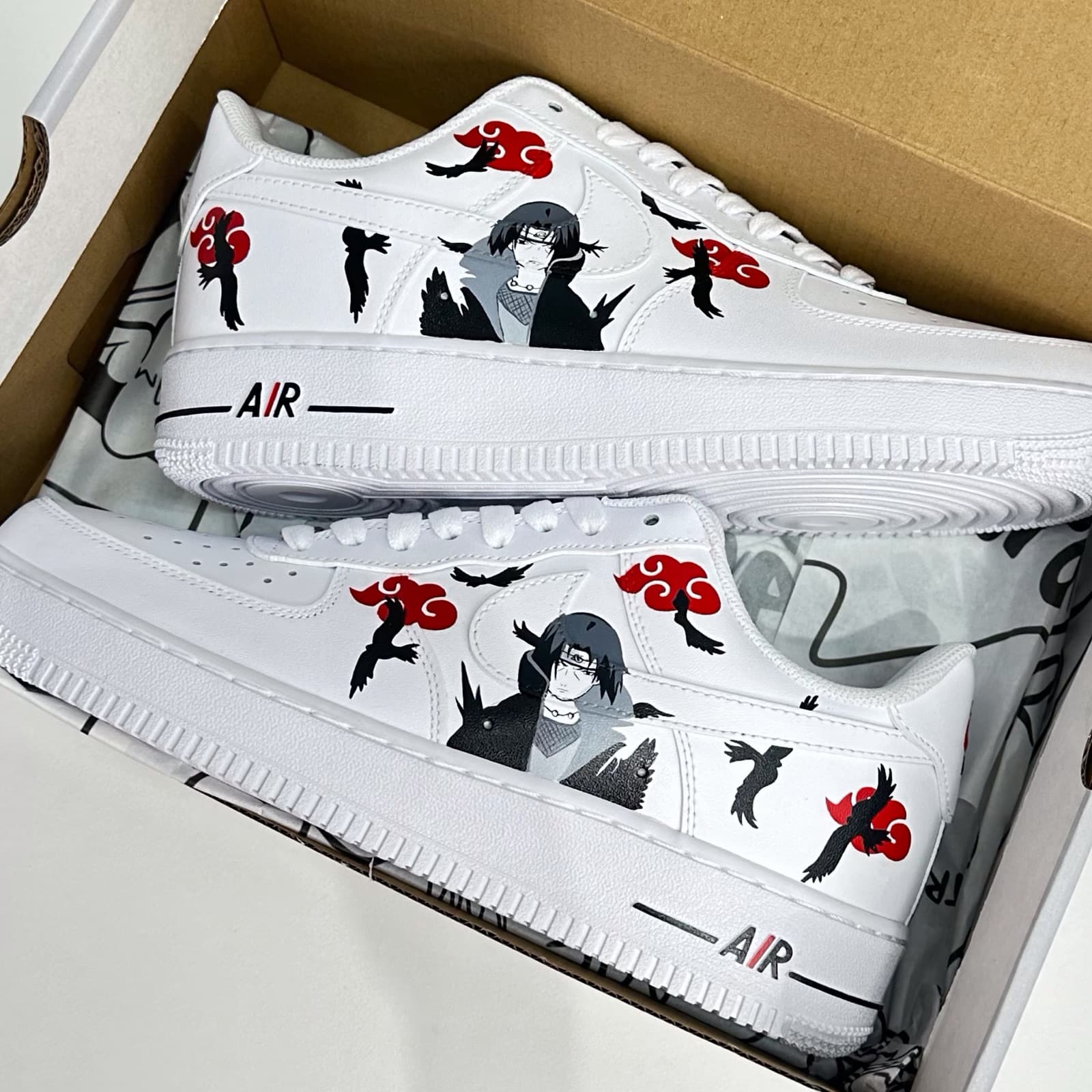 Кастомные кроссовки Nike Air Force 1 с росписью Наруто Итачи