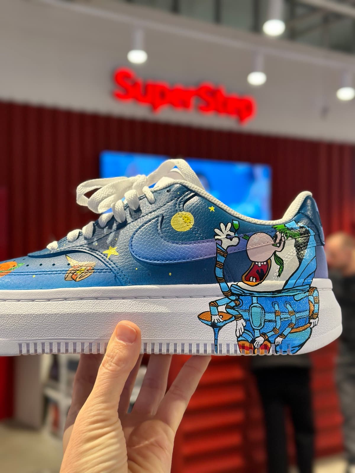 Кастомные кроссовки Nike Air Force 1 с мультяшным космическим сюжетом
