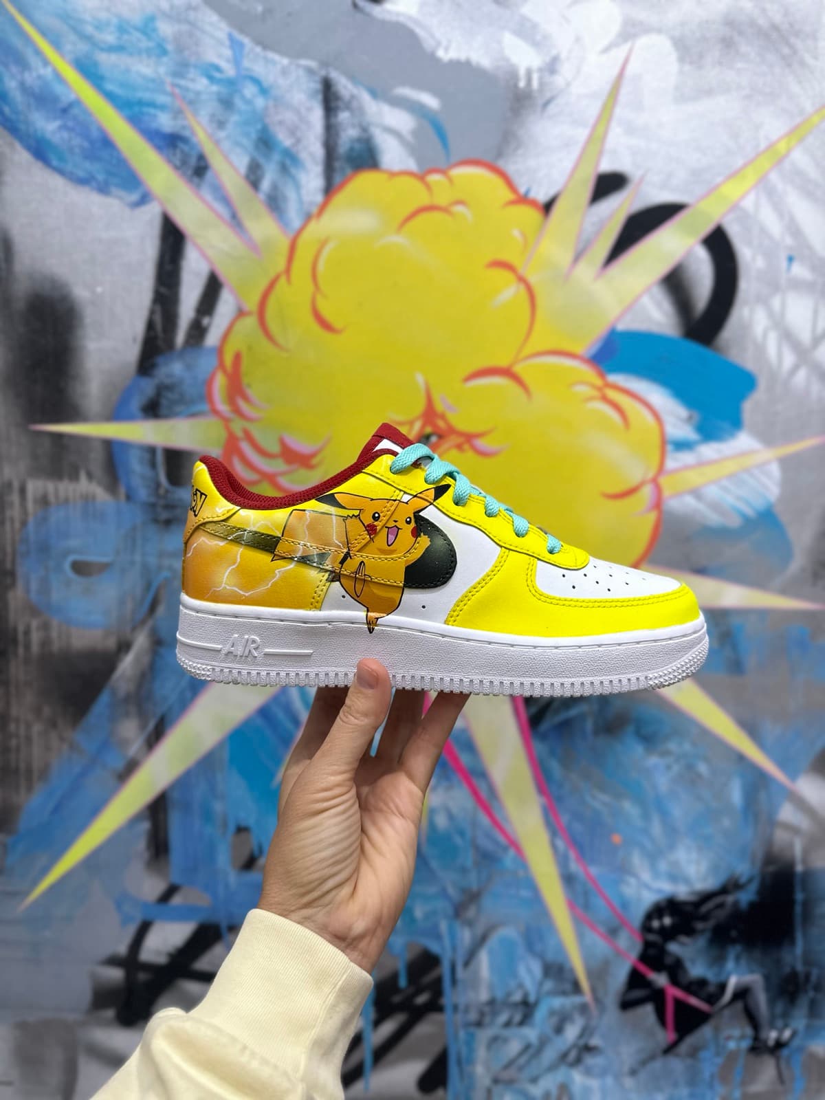 Кастомные кроссовки Nike Air Force 1 с росписью Пикачу Покемон