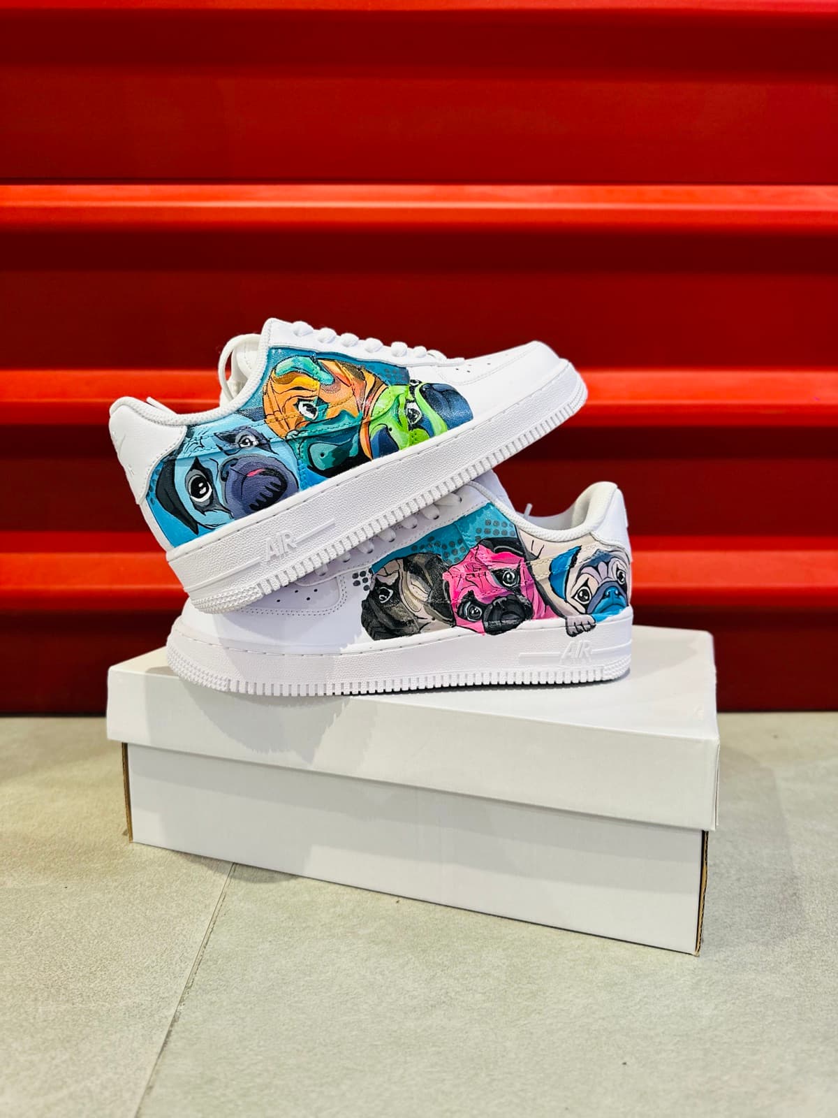 Кастомные кроссовки Nike Air Force 1 с росписью разноцветные мопсы